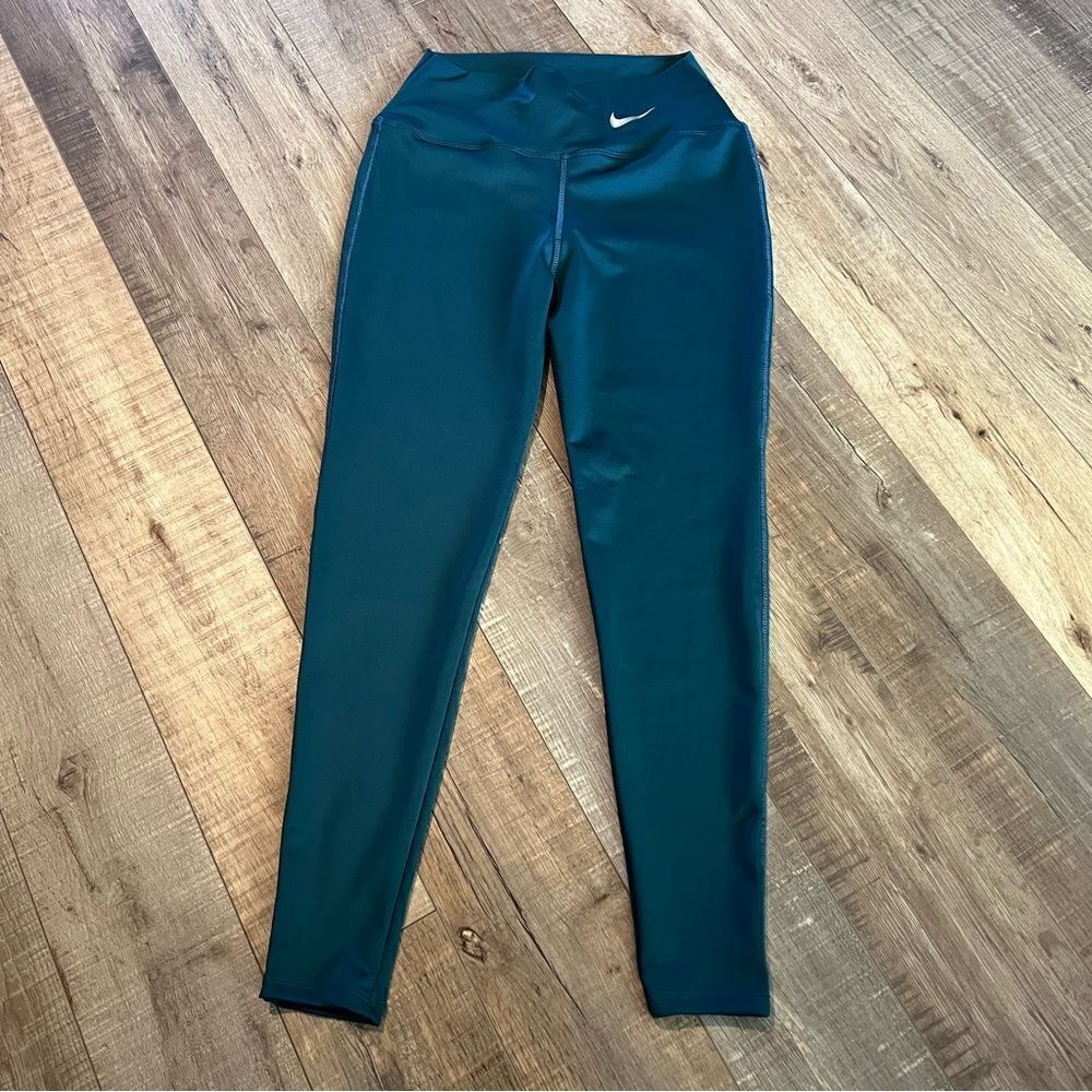 Women’s Nike teal leggings